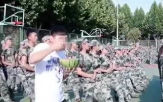 女的军训跳舞吃瓜视频播放,视频播放量爆表引热议
