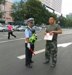 长春交警吃瓜群众事件视频,网络舆论下的执法争议